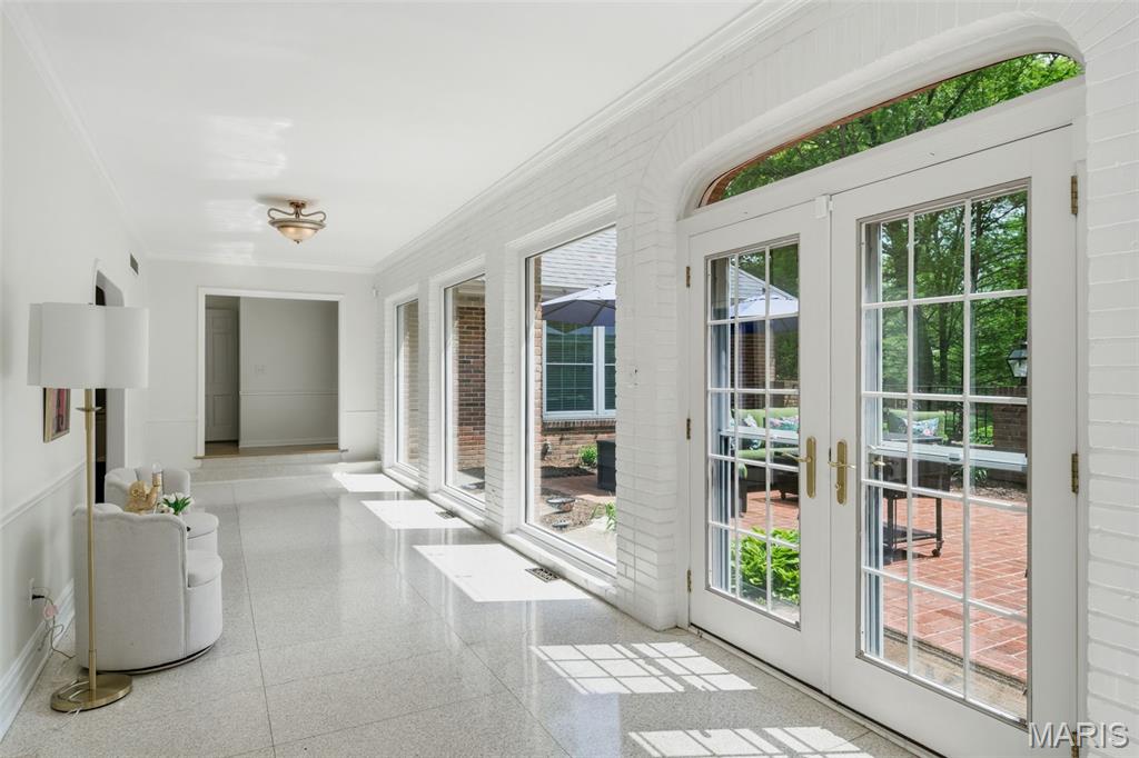 1721 Kenmont Road Ladue, MO 63124 - Photo 8 of 46