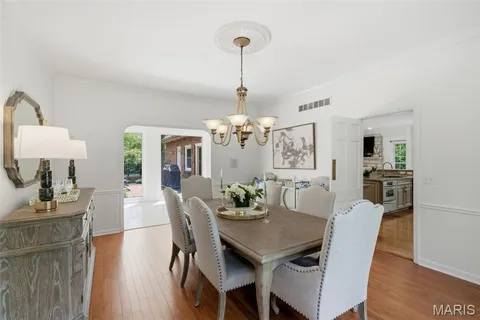 $1,299,000 | 1721 Kenmont Road, Ladue, MO 63124