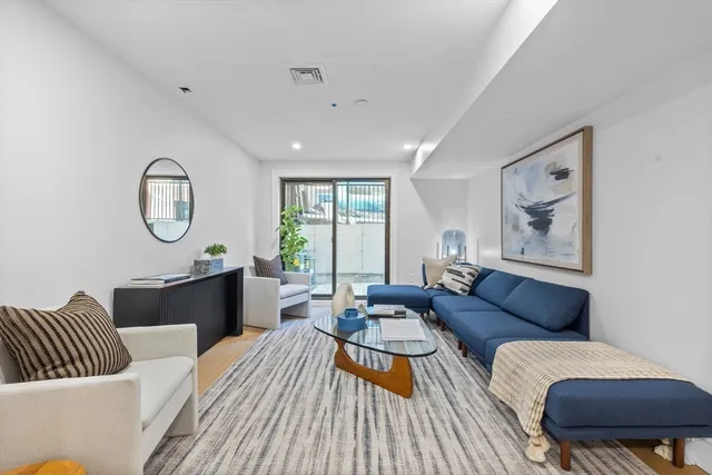 $2,599,000 | 667 Tremont Street, Unit 1, Boston, MA 02118