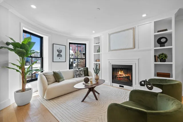 $2,599,000 | 667 Tremont Street, Unit 1, Boston, MA 02118