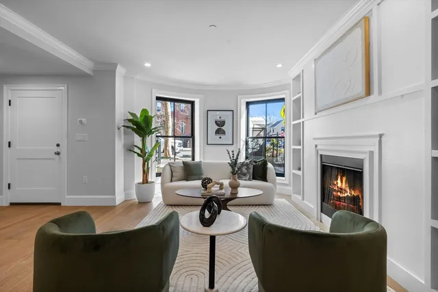 $2,599,000 | 667 Tremont Street, Unit 1, Boston, MA 02118