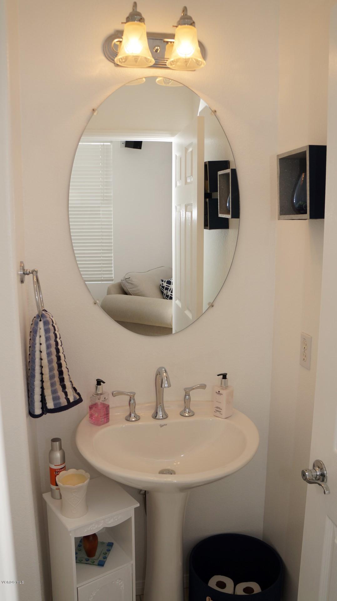 713 Pivot Point Way Oxnard, CA 93035 - Photo 13 of 33 713 Pivot Point Way, Oxnard, CA 93035 -