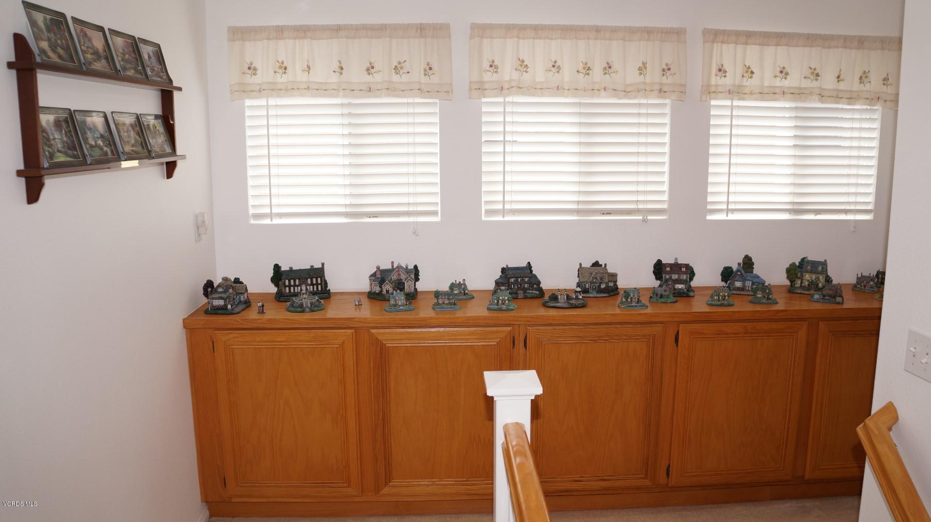 713 Pivot Point Way Oxnard, CA 93035 - Photo 14 of 33 713 Pivot Point Way, Oxnard, CA 93035 -