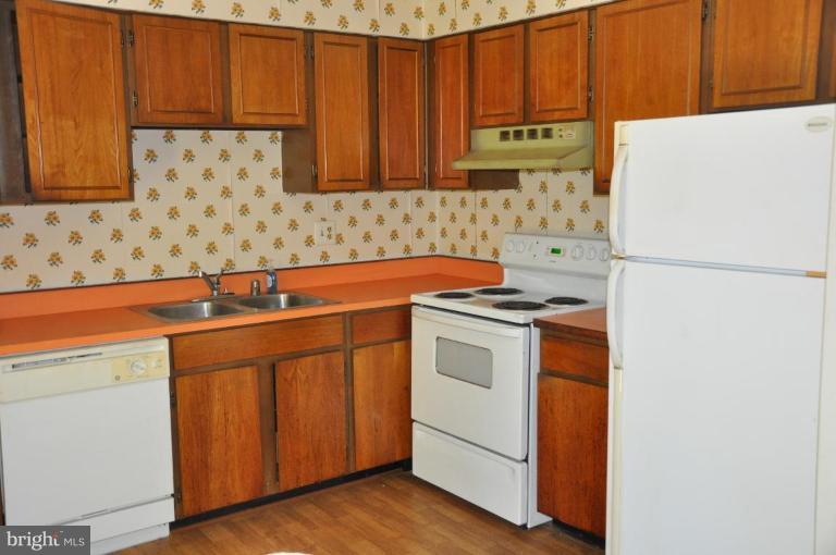 8239 Forrester Boulevard Springfield, VA 22152 - Photo 5 of 12 Kitchen