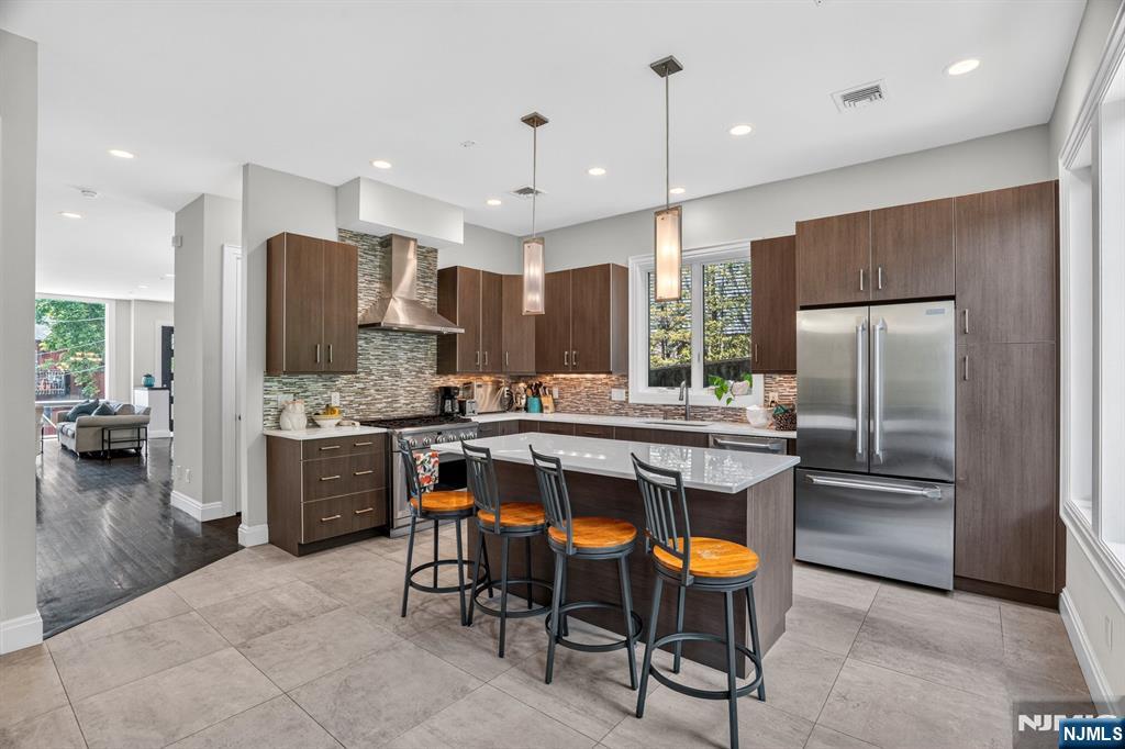 14 Hooks Lane Edgewater, NJ 07020 - Photo 8 of 31