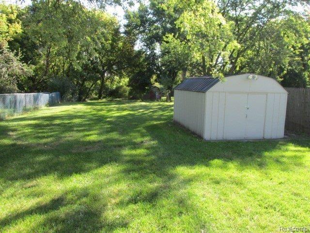 2799 Grant Road Rochester, MI 48309 - Photo 7 of 32 2799 GRANT ROCHESTER (10).JPG