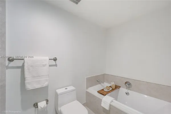 $3,500 | 488 Northeast 18th Street, Unit 505, Miami, FL 33132