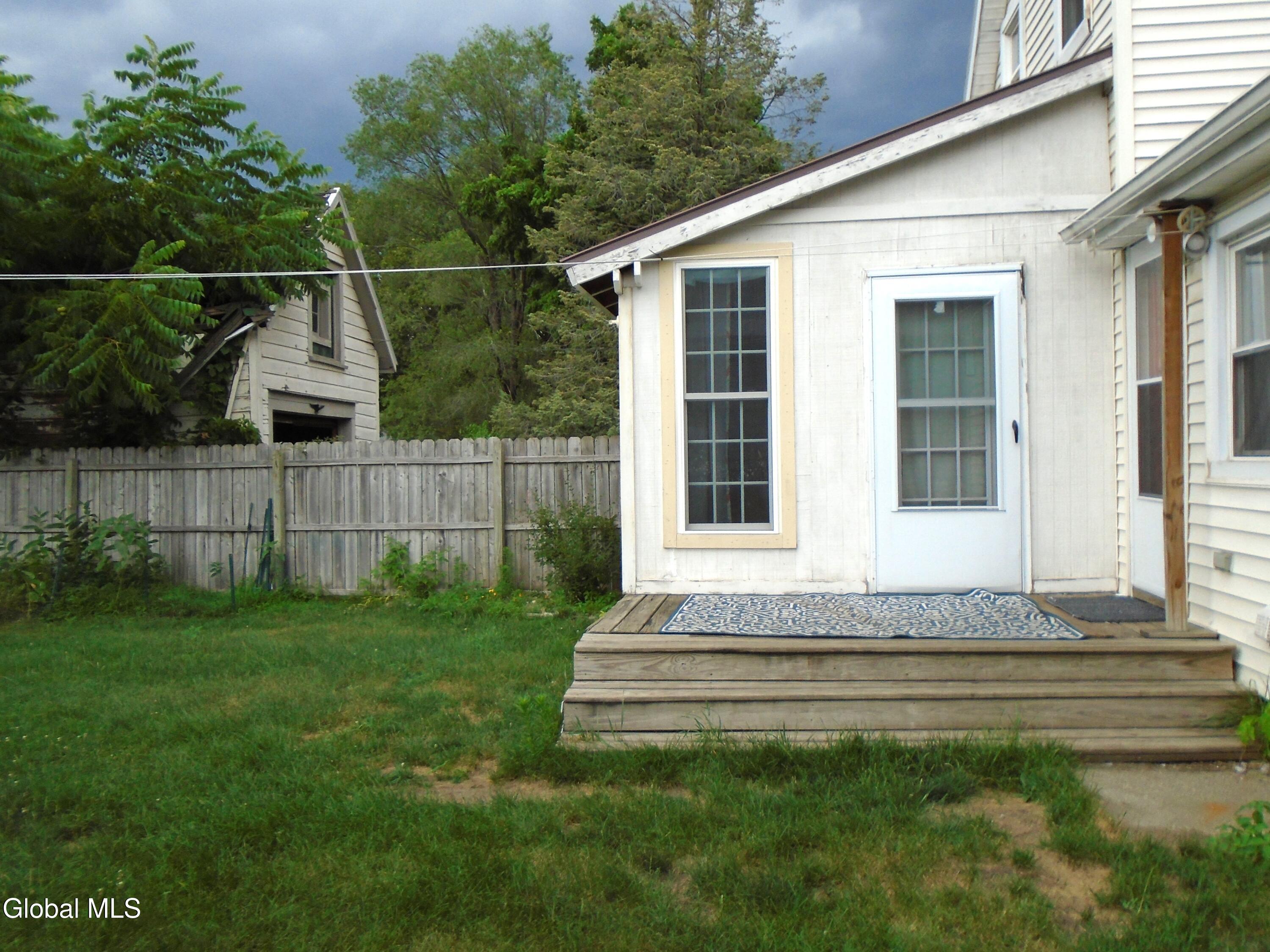 342 Eleanor Street Schenectady, NY 12306 - Photo 5 of 24 DSC03166