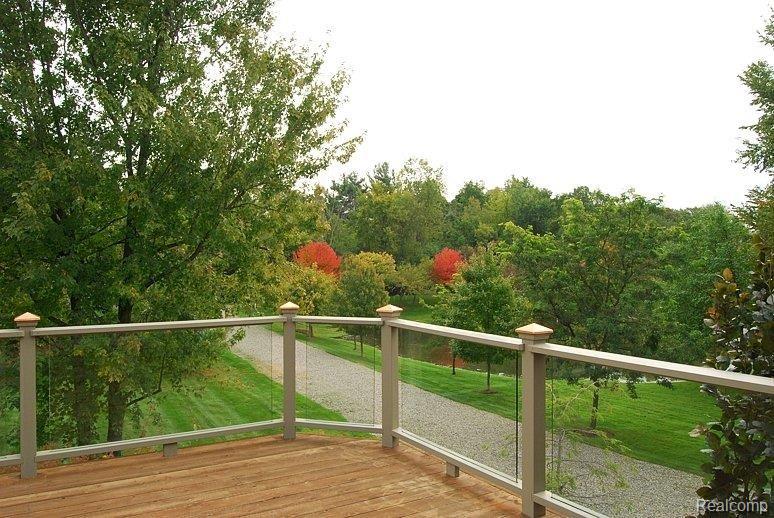 3835 Greenwood Street Rochester, MI 48309 - Photo 20 of 25 Rear Decking