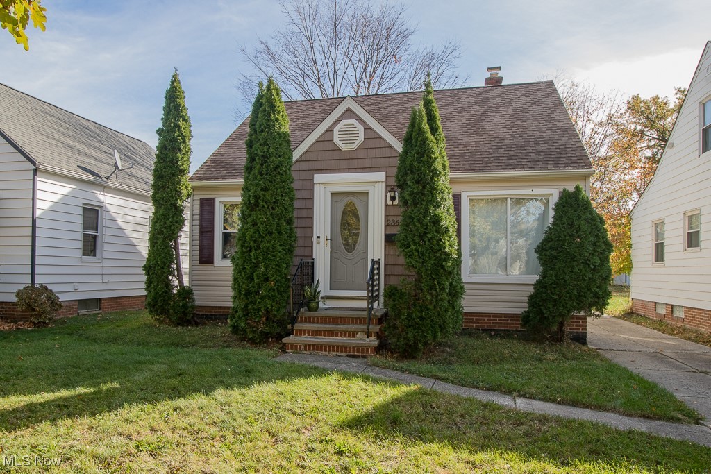 23640 Hartland Road Euclid, OH 44123 - Photo 1 of 28
