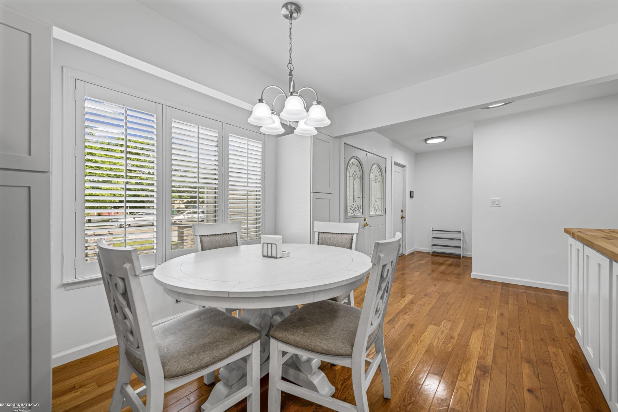 47121 Barbara Road Macomb, MI 48044 - Photo 6 of 31