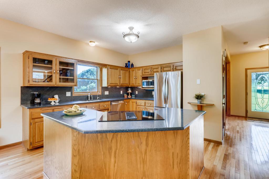 23210 Garrison Road Corcoran, MN 55340 - Photo 9 of 32 Gallery Image 9