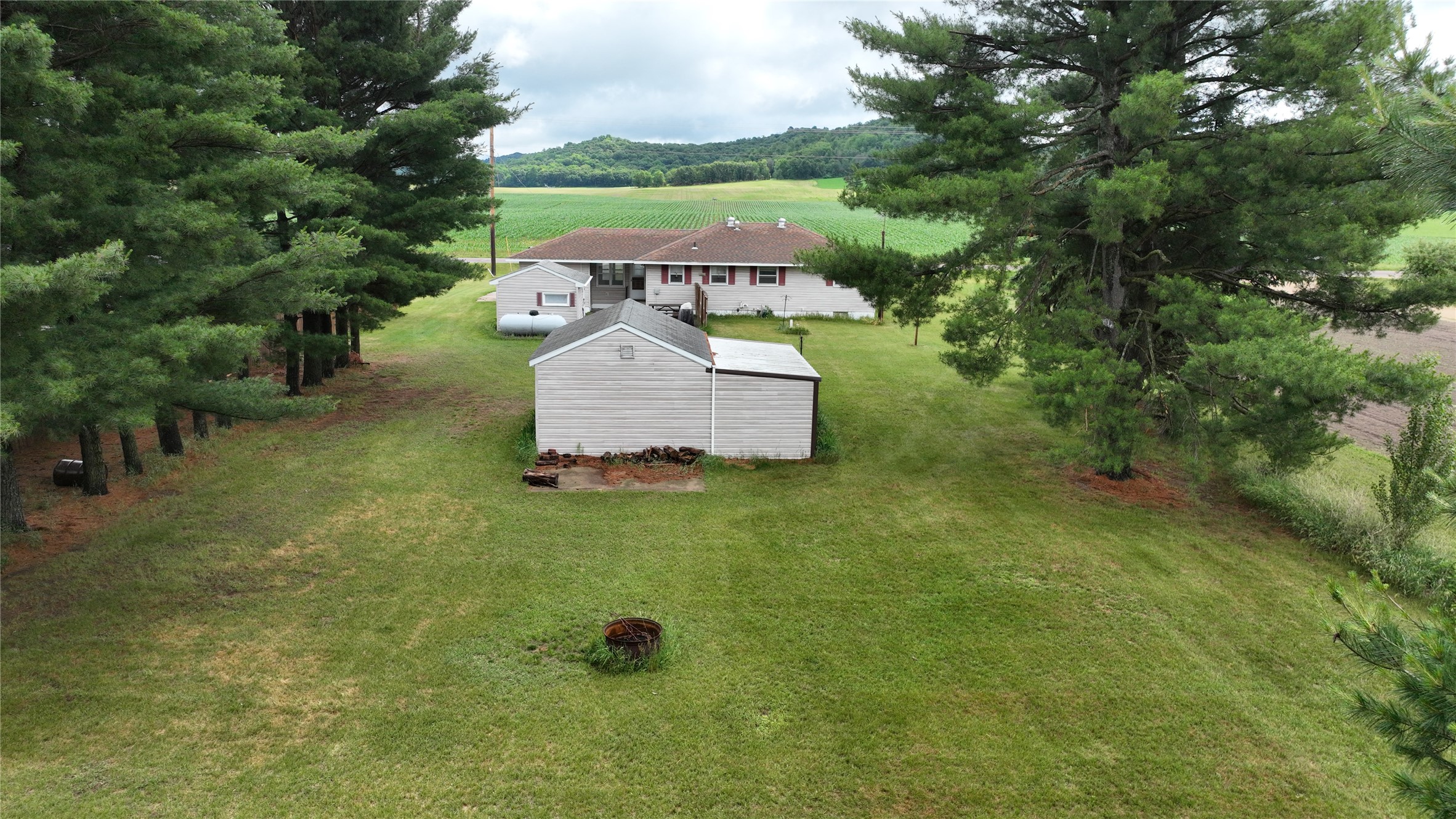N6115 County Rd V Durand, WI 54736 - Photo 5 of 34