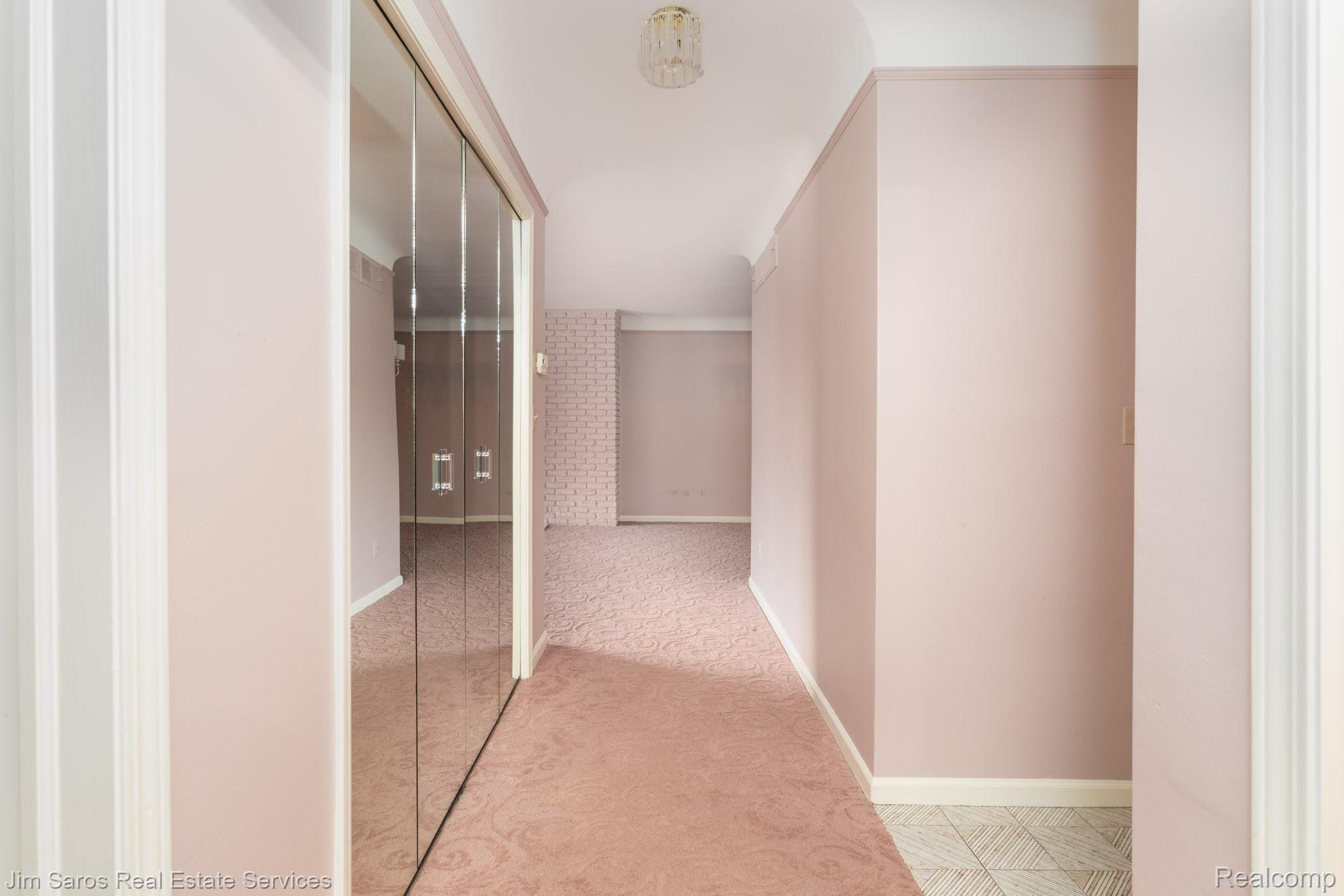 1750 Vernier Road, Unit 21 Grosse Pointe, MI 48236 - Photo 10 of 22 13.jpg