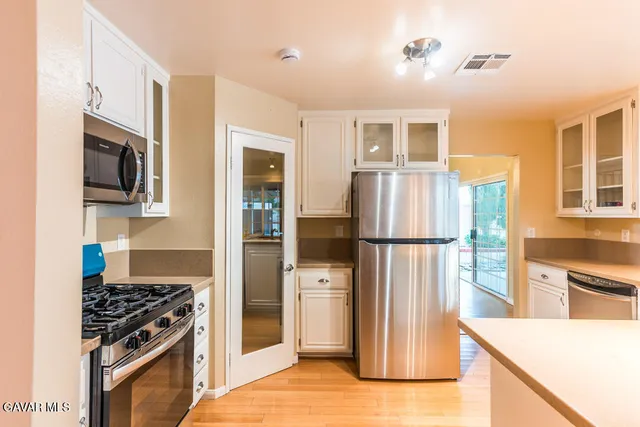 $899,000 | 23132 Posada Drive, Santa Clarita, CA 91354