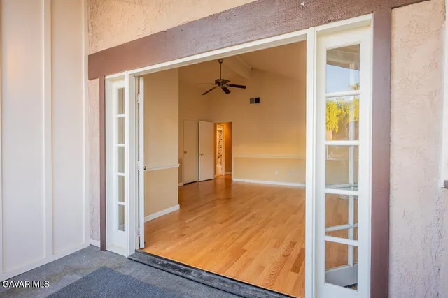 $899,000 | 23132 Posada Drive, Santa Clarita, CA 91354