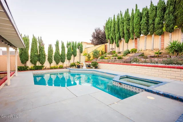 $899,000 | 23132 Posada Drive, Santa Clarita, CA 91354