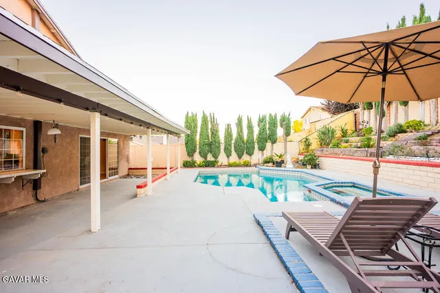 $899,000 | 23132 Posada Drive, Santa Clarita, CA 91354