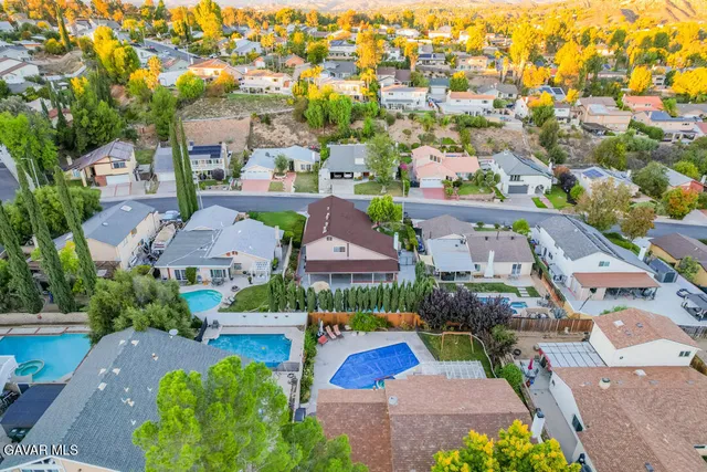 $899,000 | 23132 Posada Drive, Santa Clarita, CA 91354