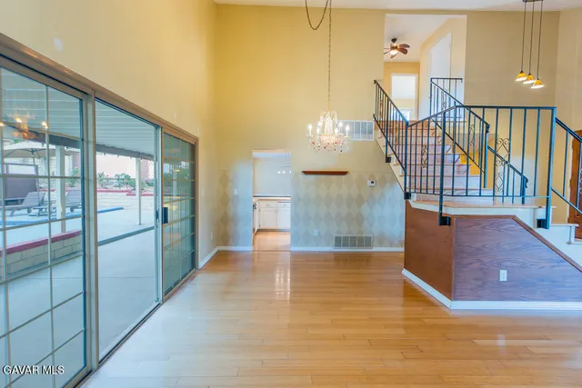 $899,000 | 23132 Posada Drive, Santa Clarita, CA 91354