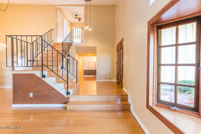 $899,000 | 23132 Posada Drive, Santa Clarita, CA 91354