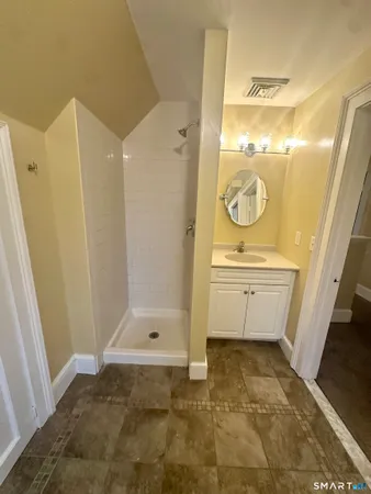 $2,800 | 134 Queen Street, Bristol, CT 06010