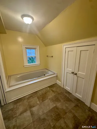 $2,800 | 134 Queen Street, Bristol, CT 06010