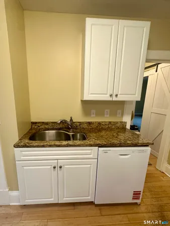 $2,800 | 134 Queen Street, Bristol, CT 06010