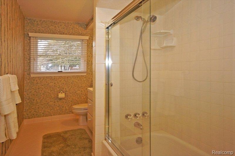 399 South Cranbrook Cross Road Bloomfield Hills, MI 48301 - Photo 9 of 16 Full Bath