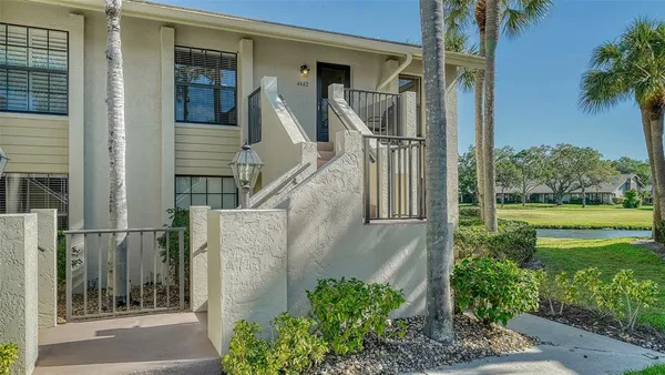 $2,500 | 4462 Weybridge Street, Unit 72, Sarasota, FL 34235