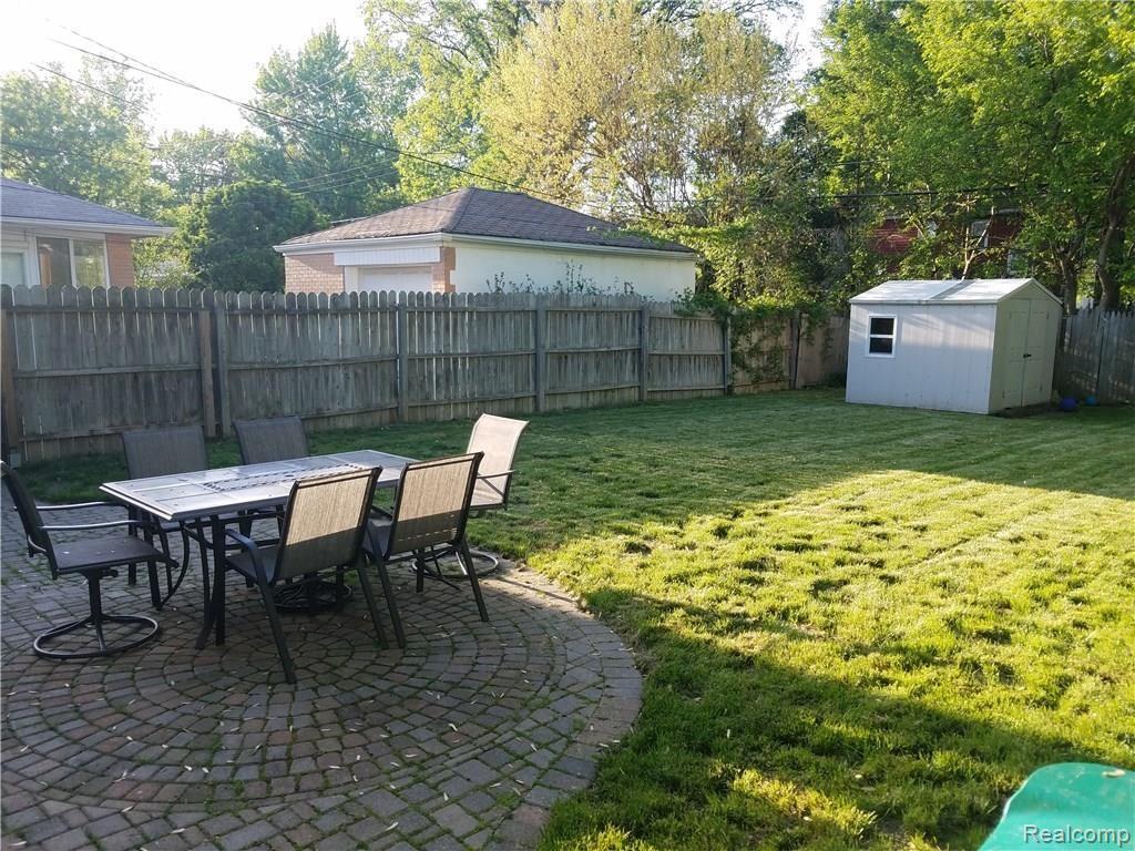 2208 Ridgemont Road Grosse Pointe Woods, MI 48236 - Photo 20 of 21