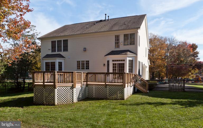 413 Court House Road Southwest Vienna, VA 22180 - Photo 19 of 30 Exterior (Rear)