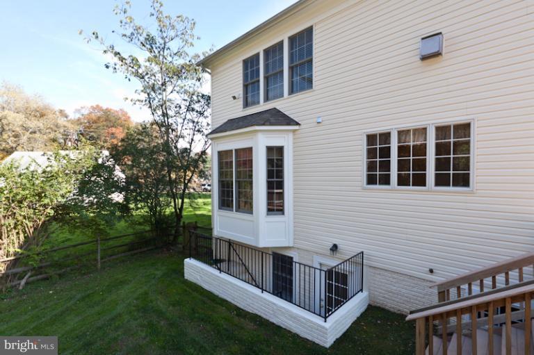413 Court House Road Southwest Vienna, VA 22180 - Photo 22 of 30 Exterior (General)