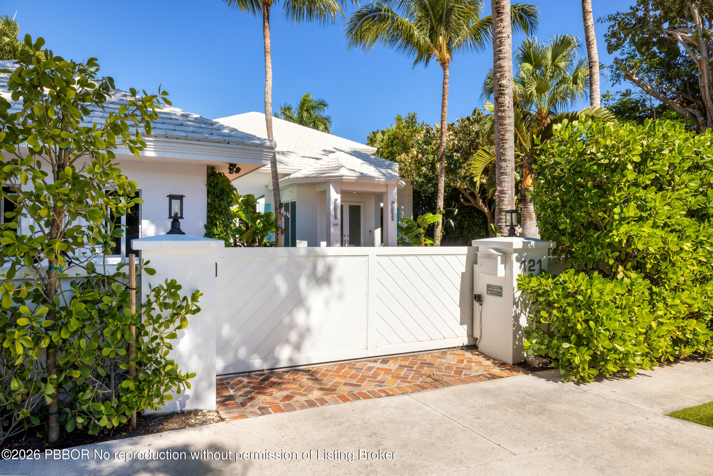 121 Seville Road West Palm Beach, FL 33405 - Photo 5 of 67 Gated Entrance