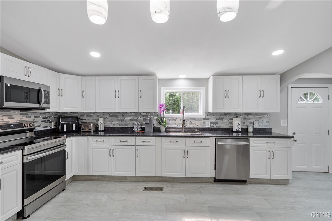 193 Mud Lake Road New Haven, NY 13114 - Photo 9 of 27