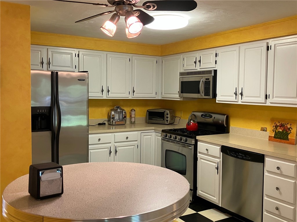 154 Bear Hill Road, Unit 204 Cumberland, RI 02864 - Photo 10 of 39 Gallery Image 10