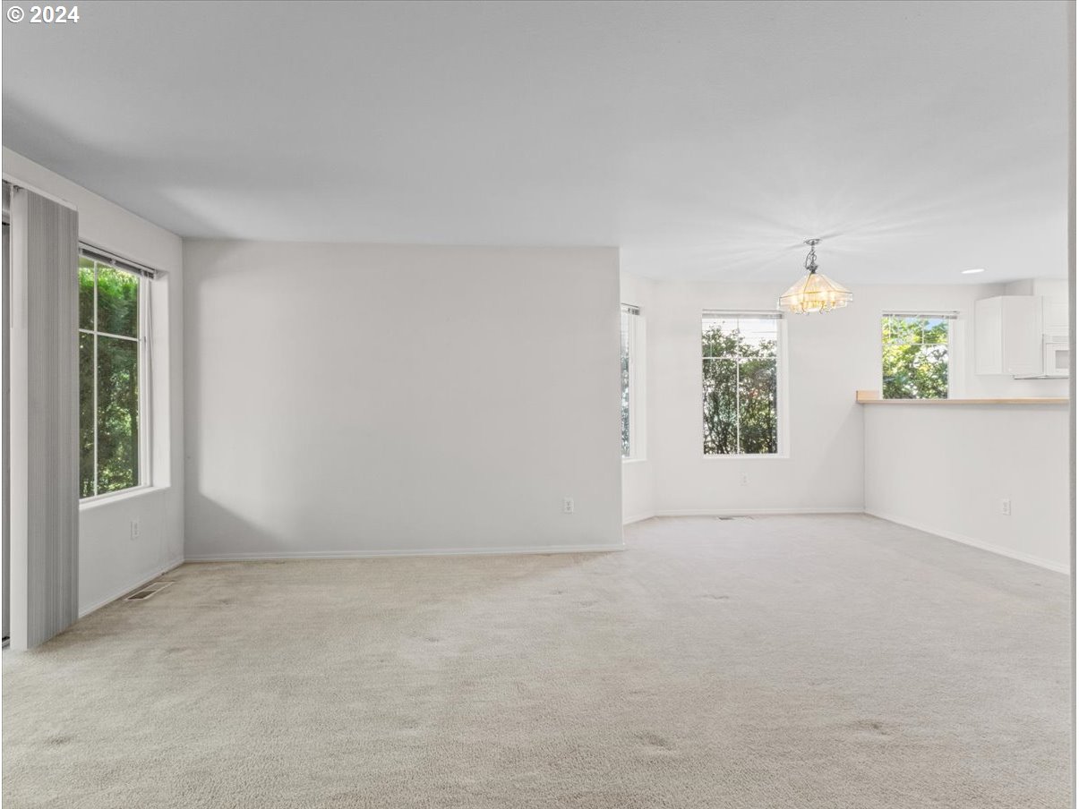 14329 Southwest Barrows Road, Unit 11 2 Beaverton, OR 97007 - Photo 11 of 30 Dining Area