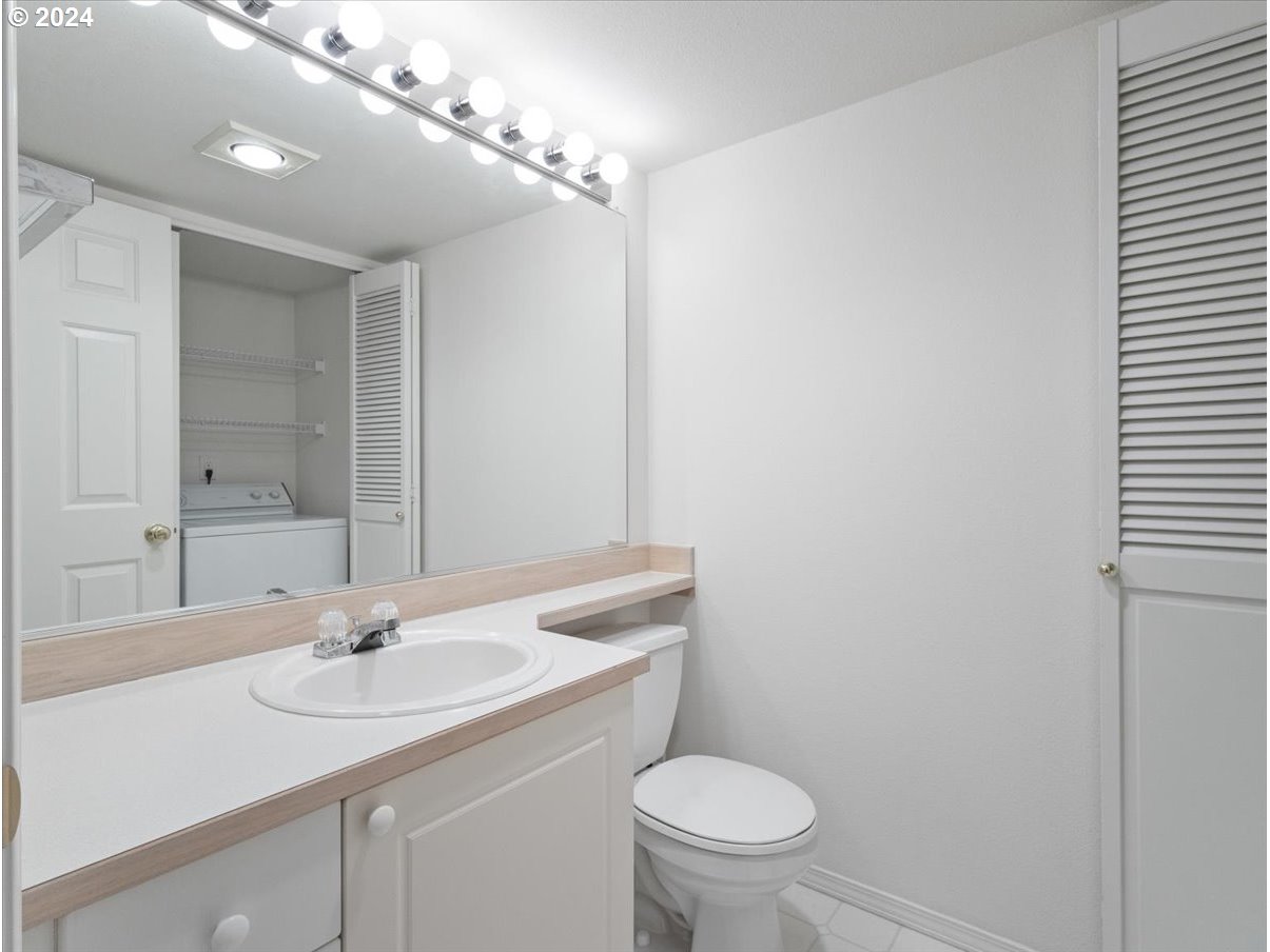14329 Southwest Barrows Road, Unit 11 2 Beaverton, OR 97007 - Photo 13 of 30 Bathroom
