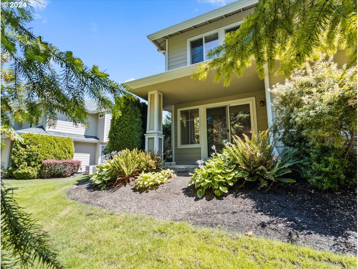 14329 Southwest Barrows Road, Unit 11 2 Beaverton, OR 97007 - Photo 27 of 30 Backyard