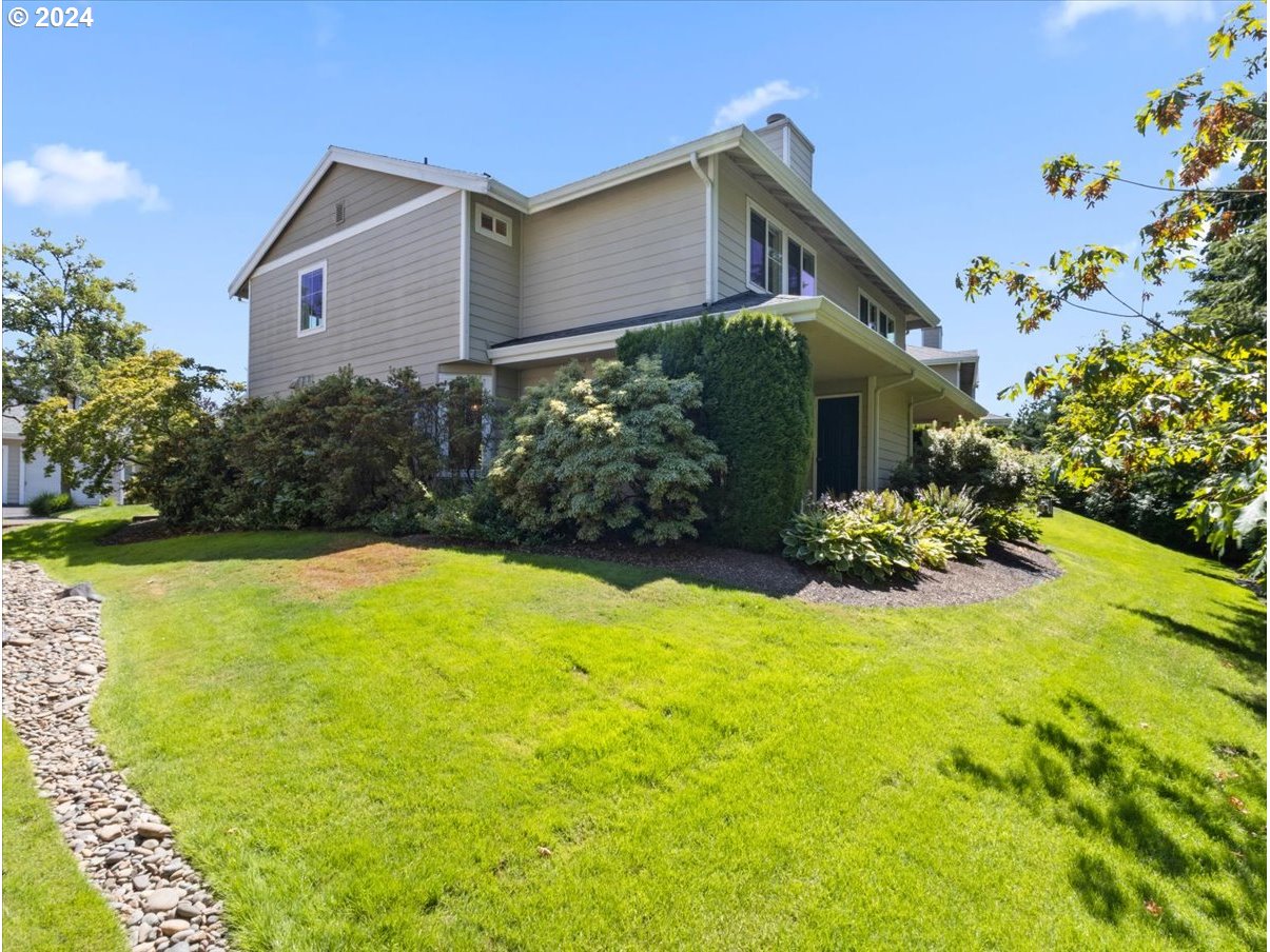 14329 Southwest Barrows Road, Unit 11 2 Beaverton, OR 97007 - Photo 28 of 30 Backyard