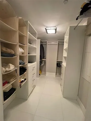 $7,800 | 465 Brickell Avenue, Unit 1201, Miami, FL 33131