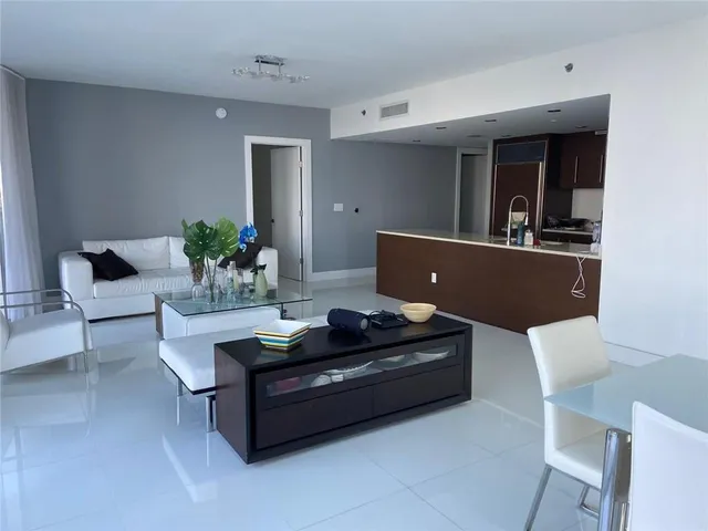 $7,800 | 465 Brickell Avenue, Unit 1201, Miami, FL 33131