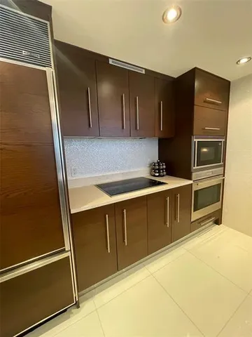 $7,800 | 465 Brickell Avenue, Unit 1201, Miami, FL 33131