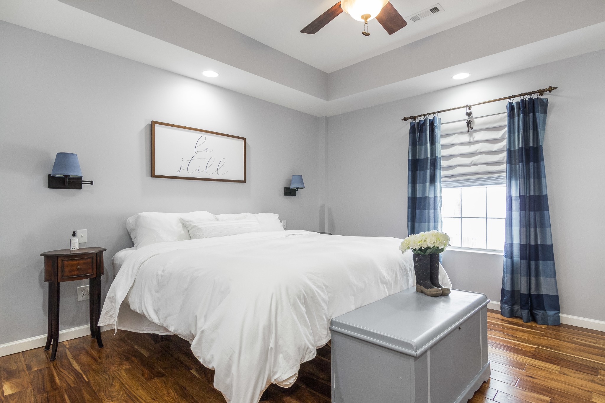 325 Osborne Road Watertown, TN 37184 - Photo 6 of 31 a bedroom with a bed and a painting on the wall