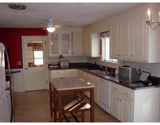 123 Tatham Hill Road West Springfield, MA 01089 - Photo 7 of 7 Gallery Image 7