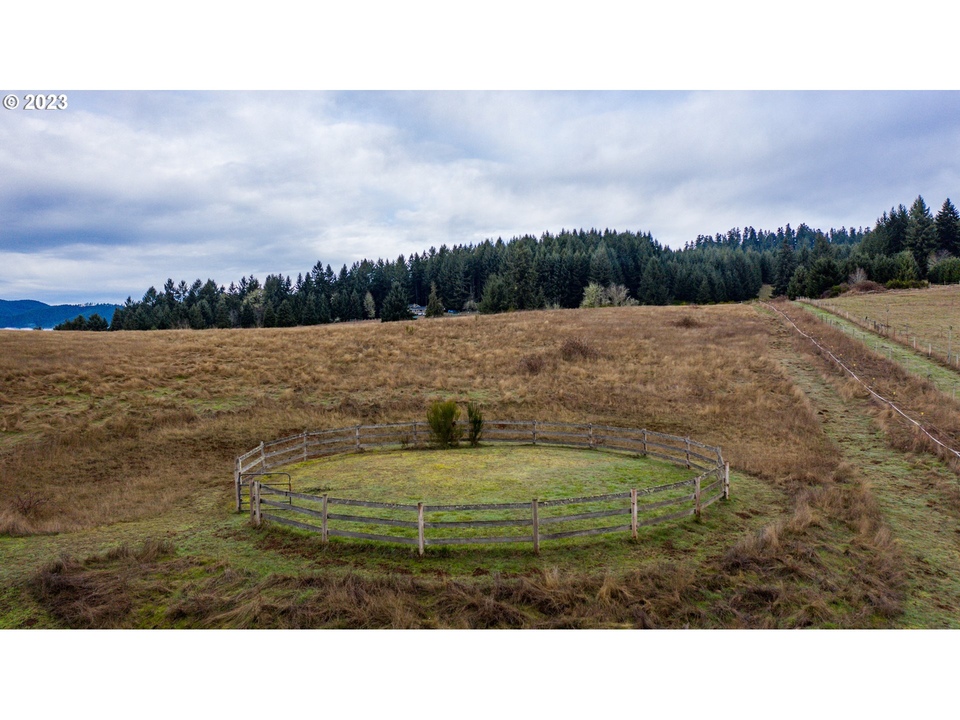 24333 Vaughn Road Veneta, OR 97487 - Photo 24 of 27 a view of a lake