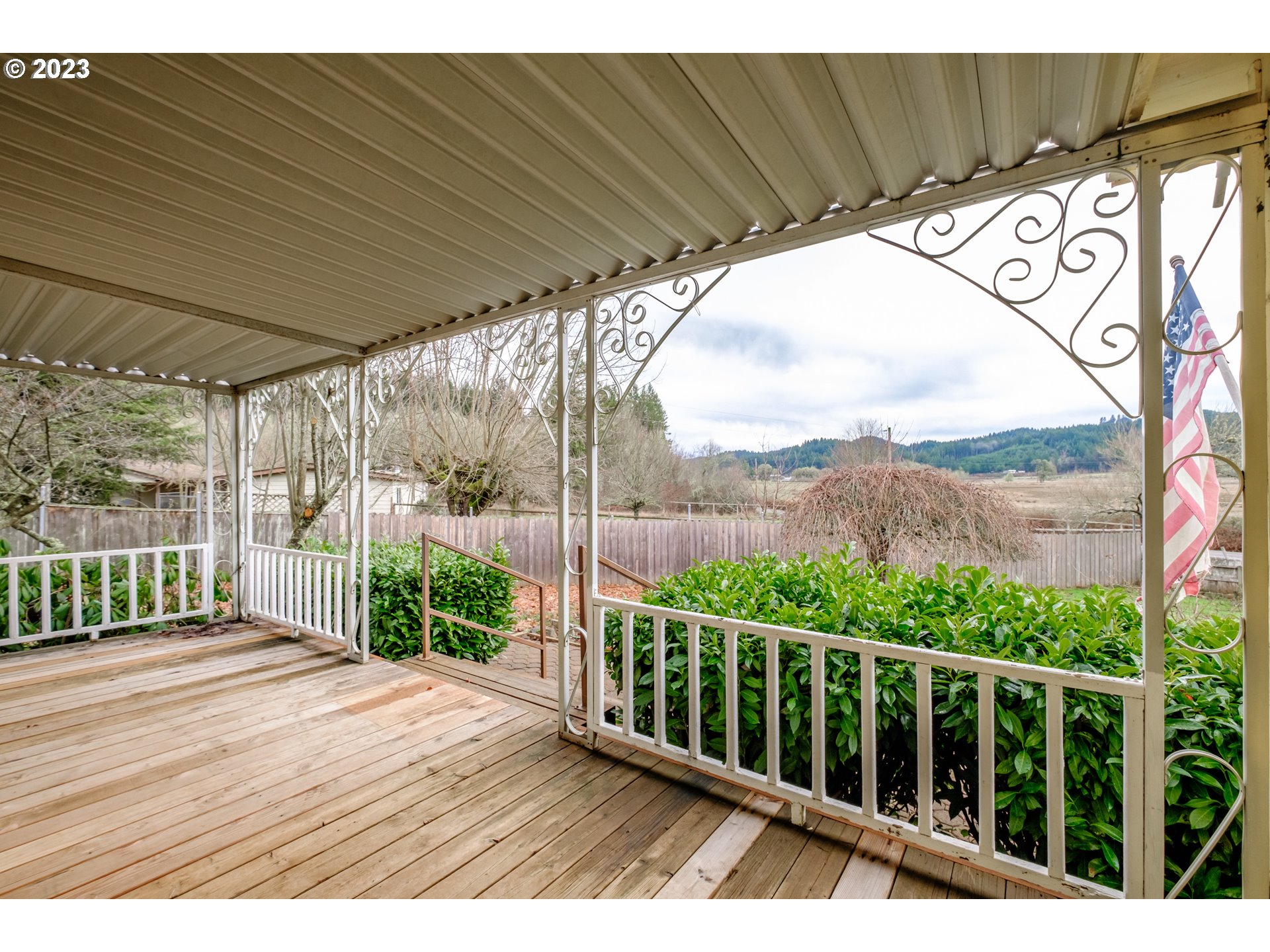24333 Vaughn Road Veneta, OR 97487 - Photo 3 of 27 a view of balcony with wooden floor