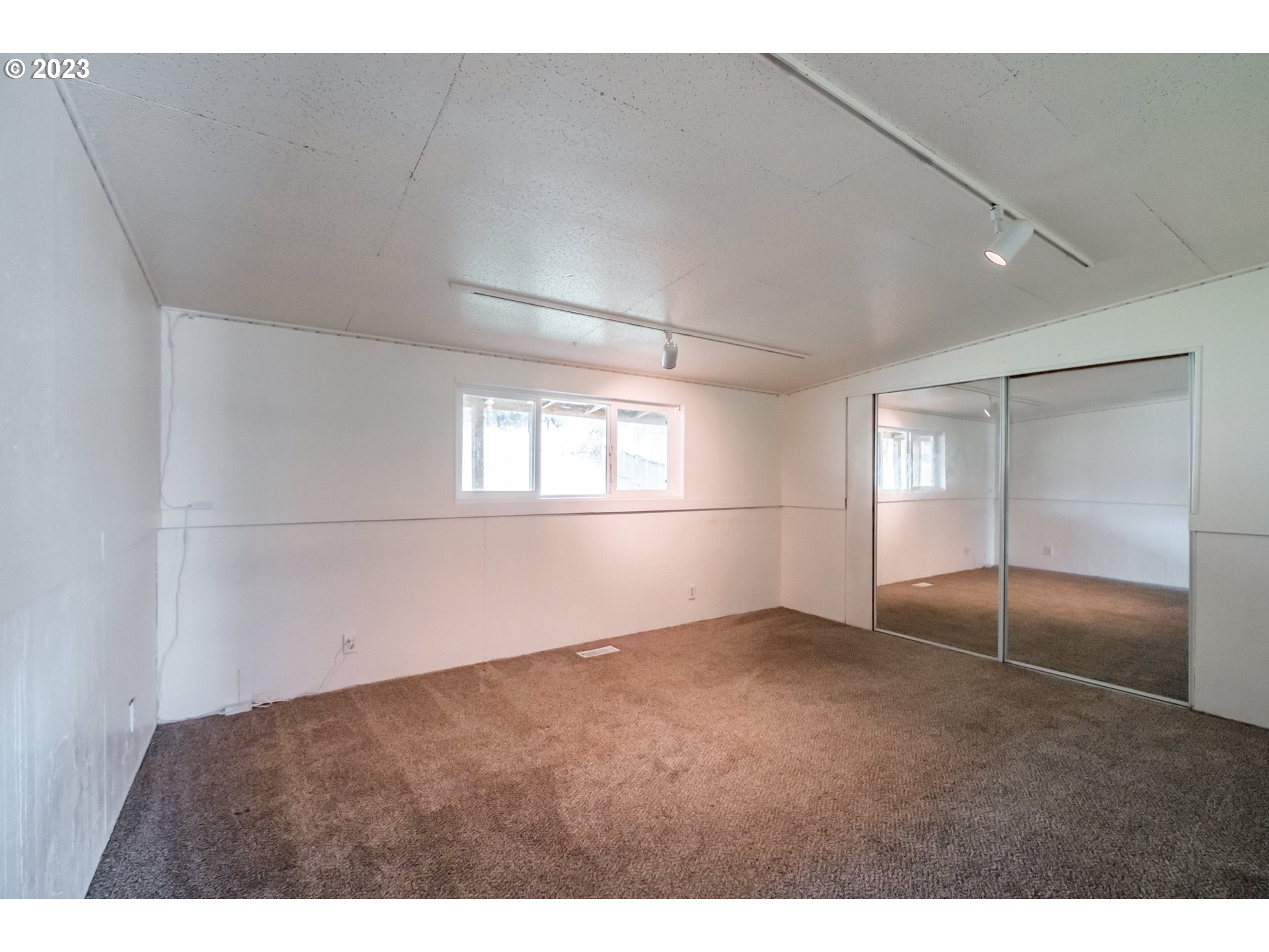 24333 Vaughn Road Veneta, OR 97487 - Photo 10 of 27 a view of empty room