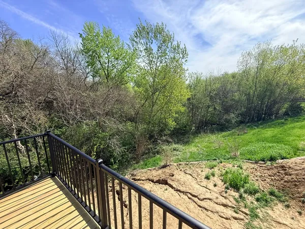 $400,000 | 3406 Covington Drive, Davenport, IA 52806