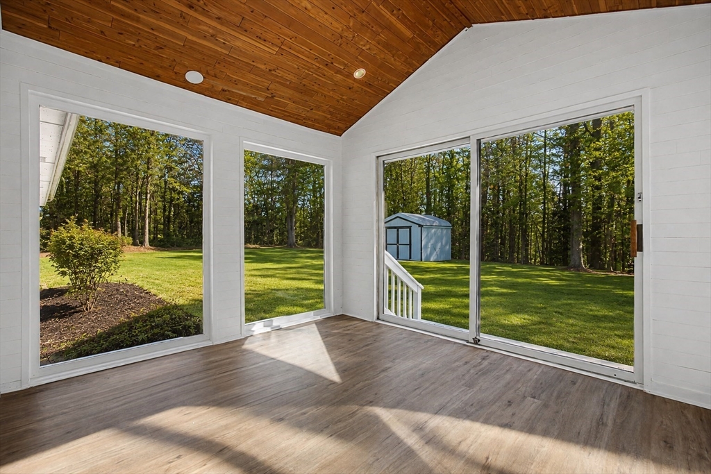 12 Davis Road Merrimack, NH 03054 - Photo 26 of 31